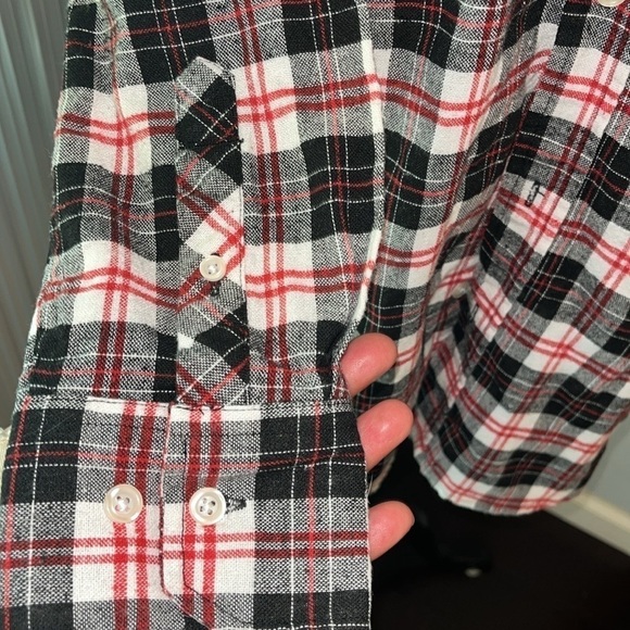 Activa Vintage Black & Red Flannel, Size Large excellent condition - Picture 3 of 6